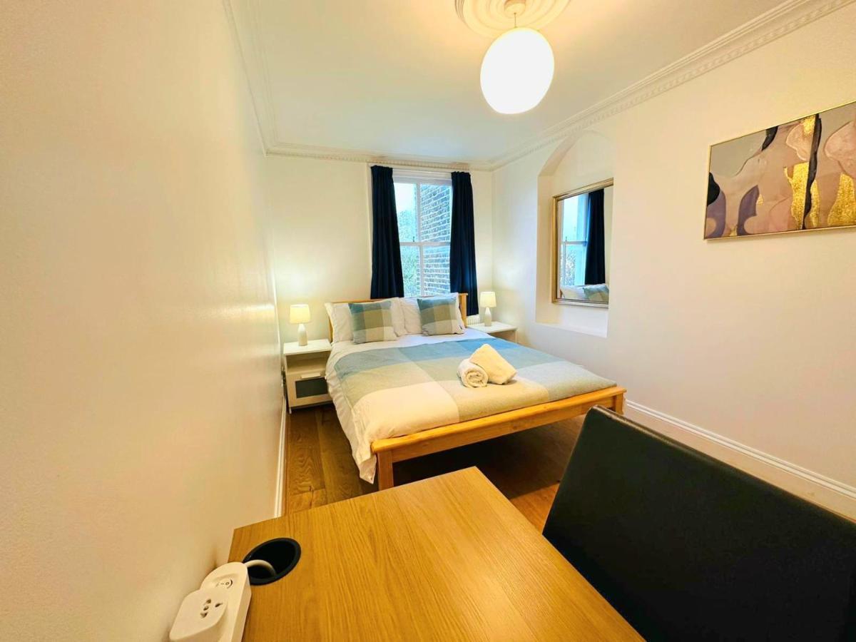 Cosy Home In Kensington - Great Location! 3 Minutes Walk To Earl'S Court Station Londra Dış mekan fotoğraf